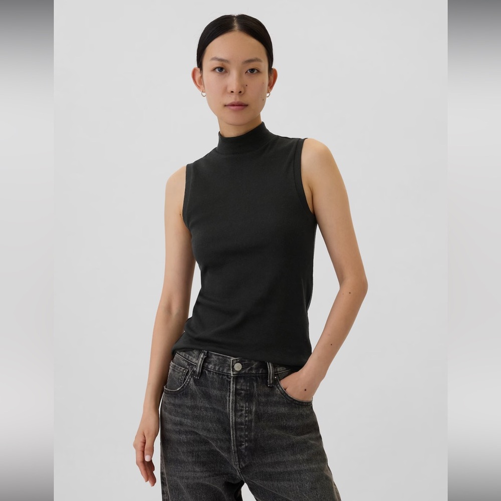 NWOT GAP Black Ribbed Sleeveless Mock Neck Top